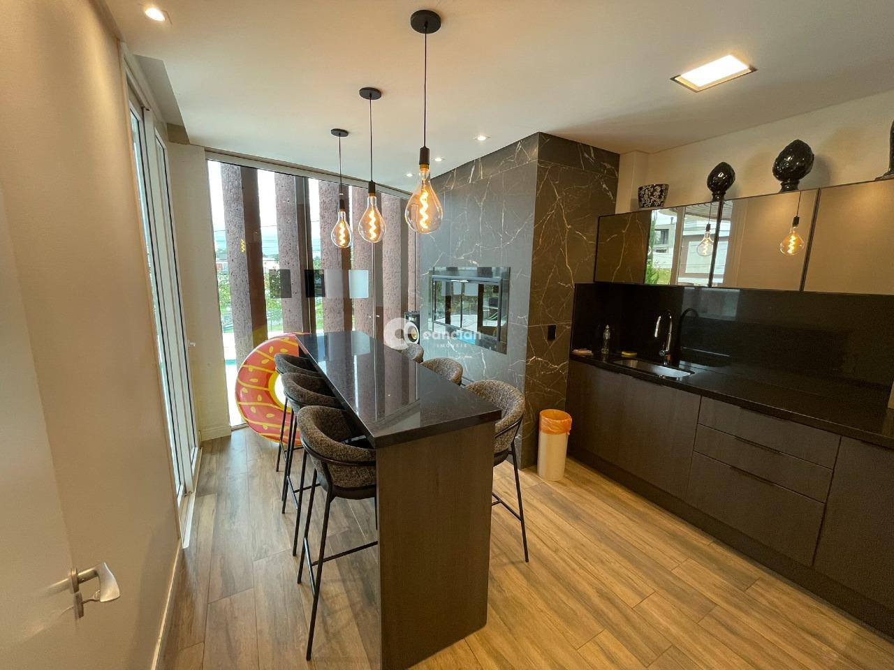 Casa de Condomínio à venda no Tomazetti: churrasqueira