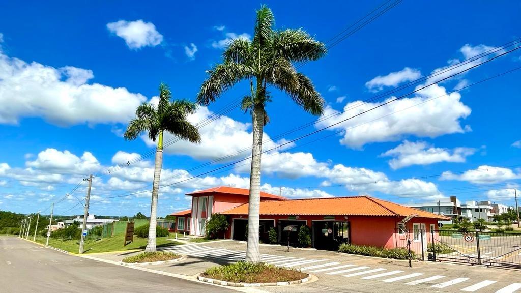 Terreno em condomínio à venda no Tomazetti: