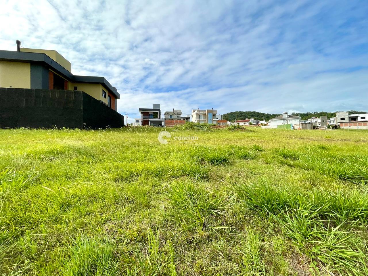 Terreno em condomínio à venda no Tomazetti: