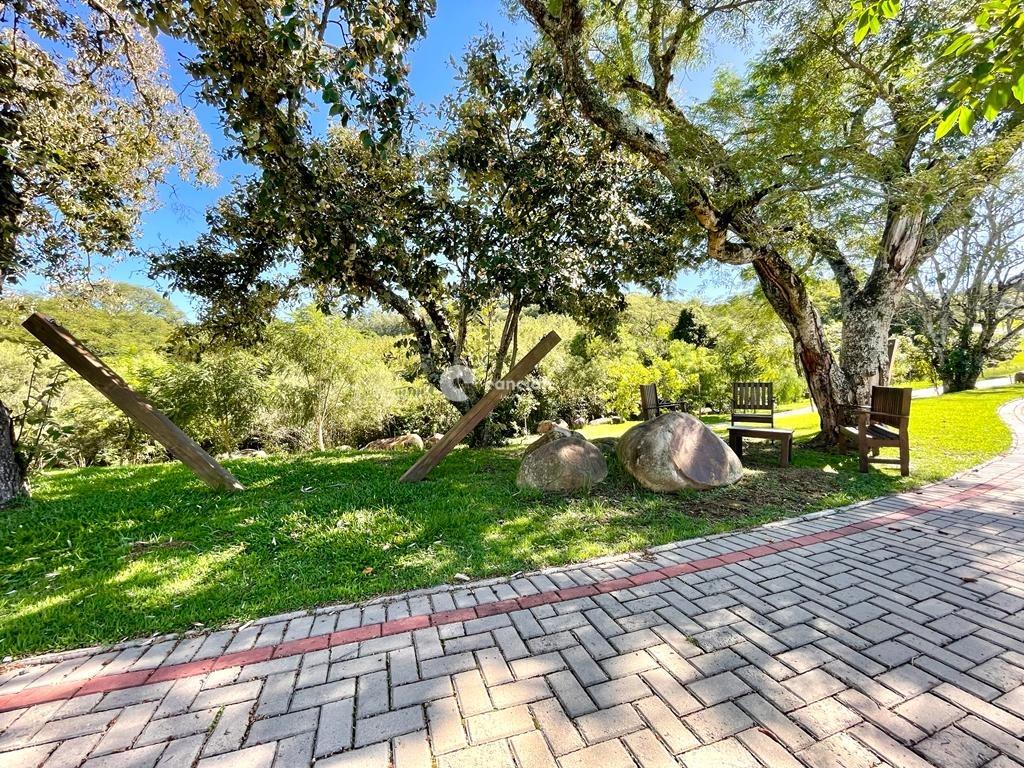 Terreno em condomínio à venda no Tomazetti: