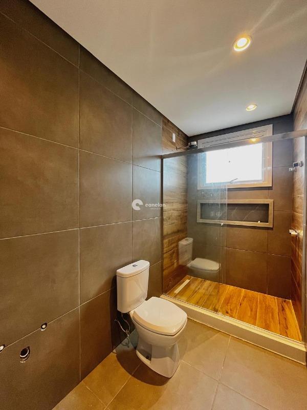 Casa de Condomínio à venda no São José: 