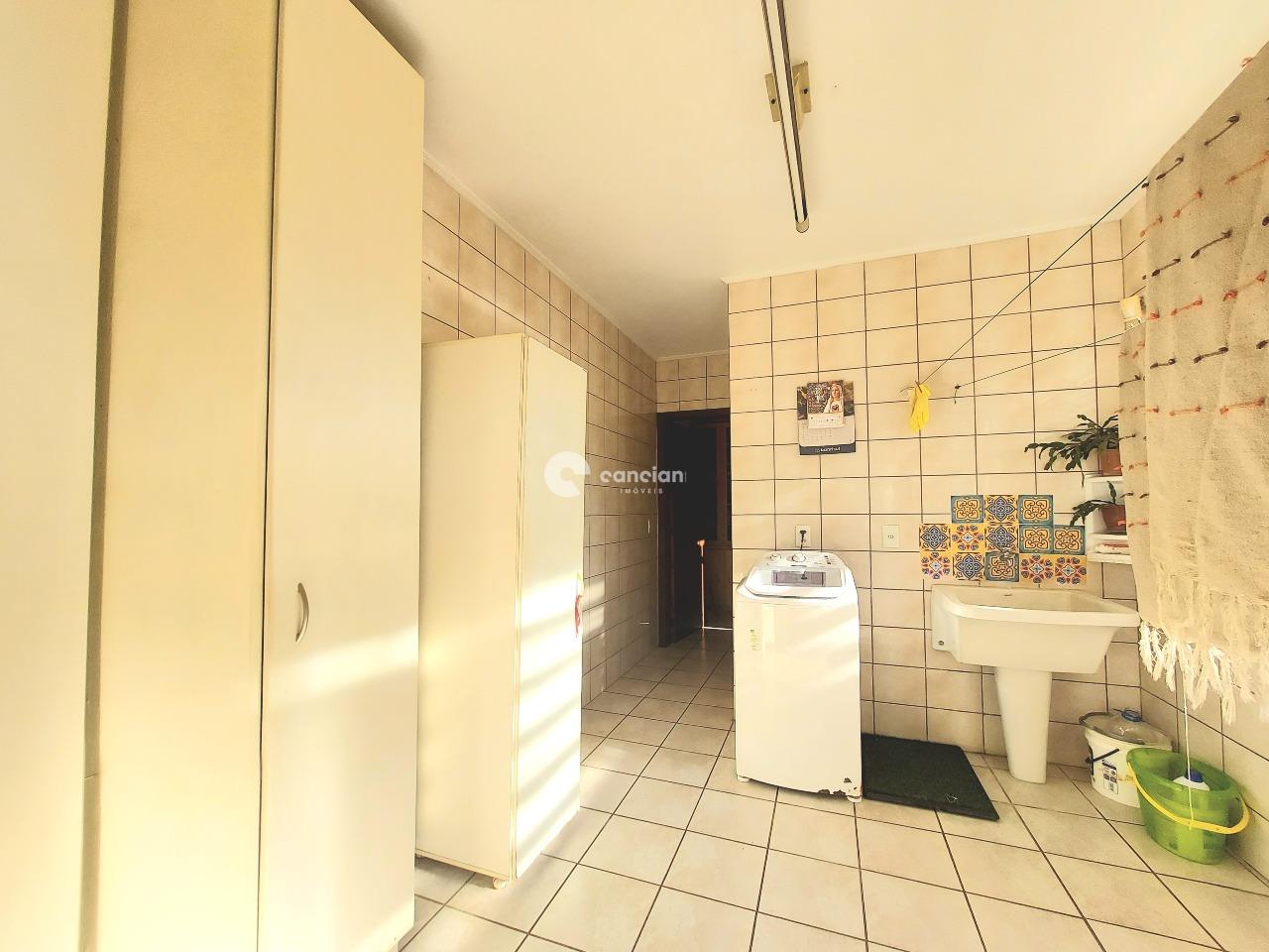 Casa de Condomínio à venda no Camobi: