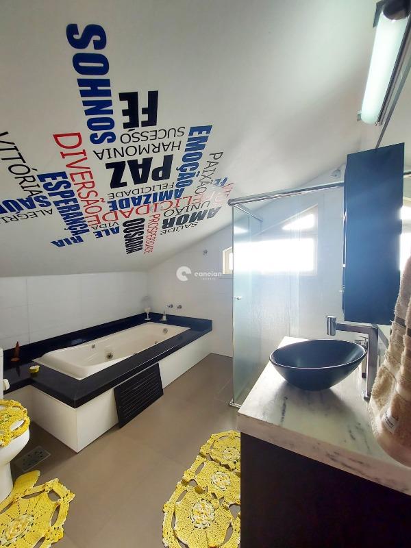 Casa de Condomínio à venda no Camobi: