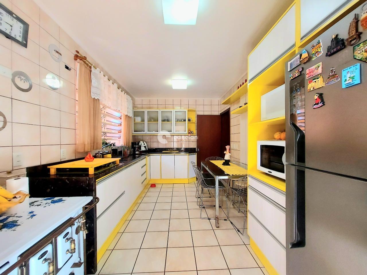 Casa de Condomínio à venda no Camobi: