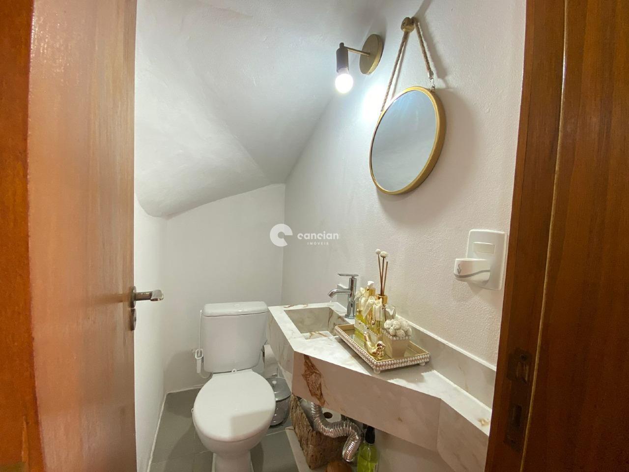 Casa de Condomínio à venda no Tomazetti: 