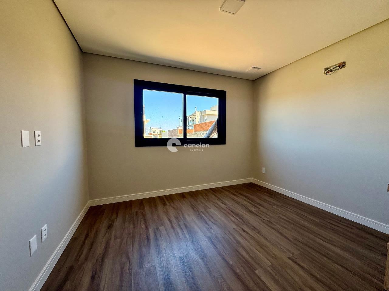 Casa de Condomínio à venda no Tomazetti: 