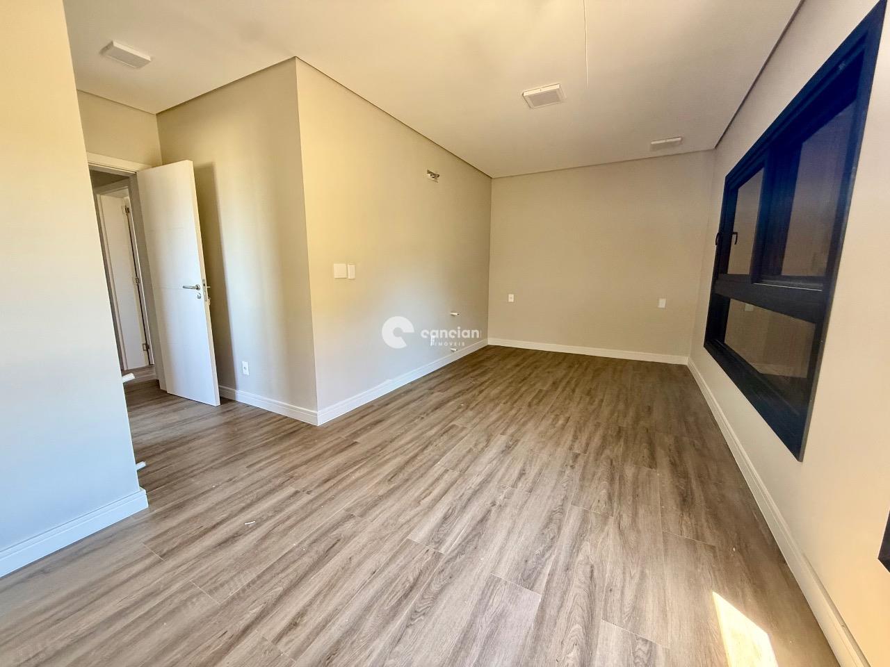 Casa de Condomínio à venda no Tomazetti: 