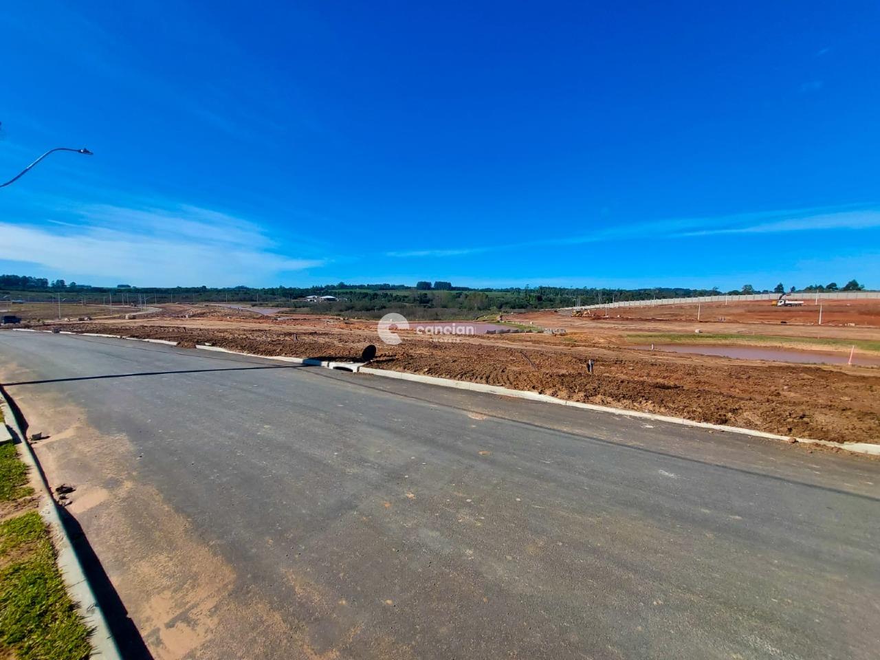 Terreno em condomínio à venda no Tomazetti: 