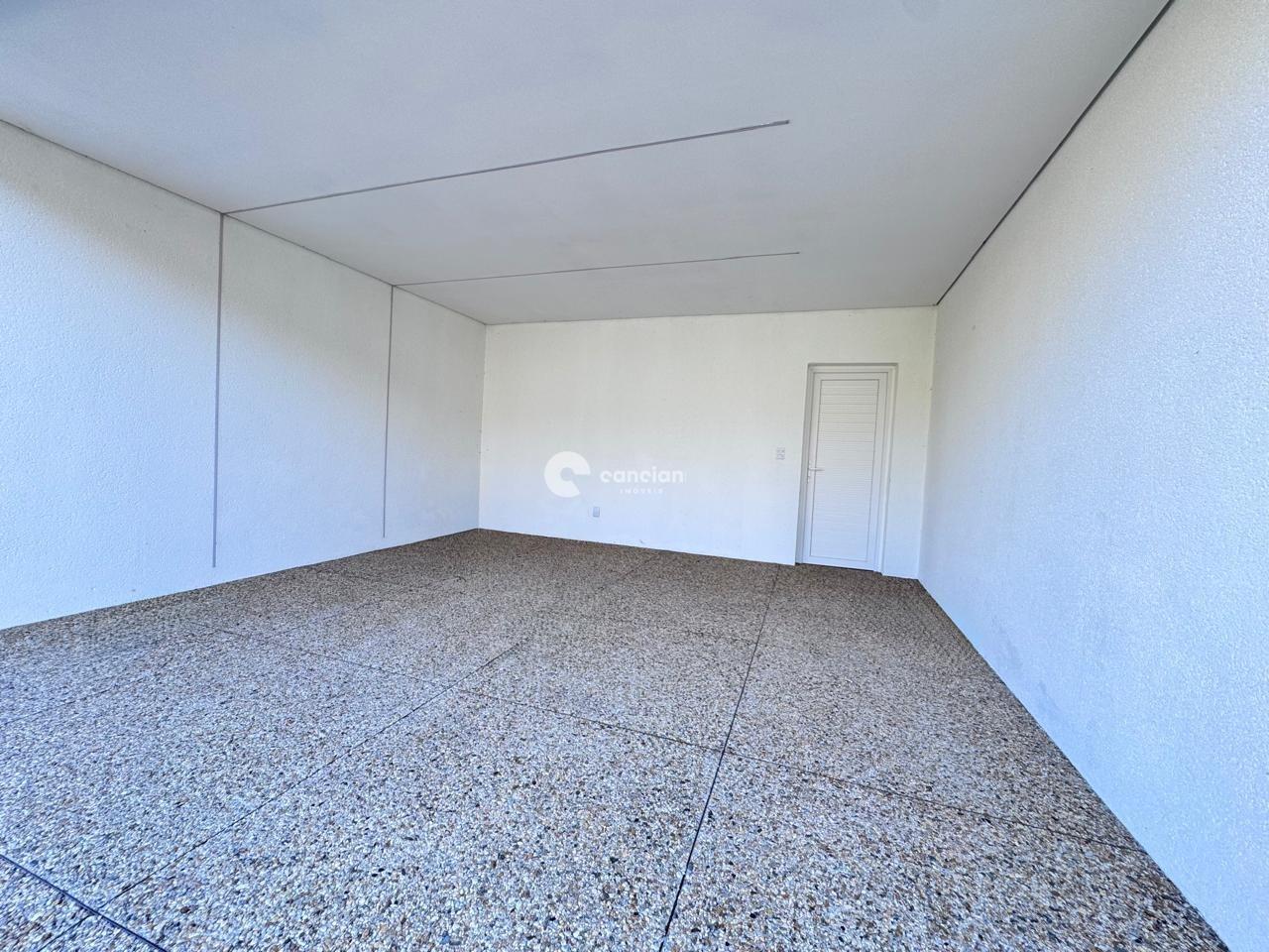 Casa de Condomínio à venda no Tomazetti: