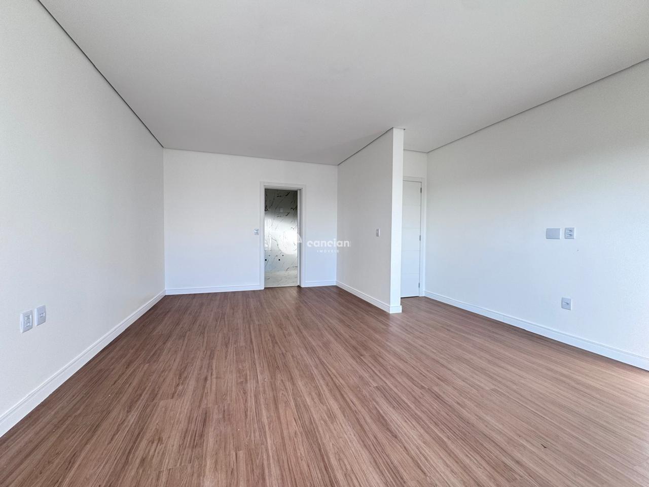 Casa de Condomínio à venda no Tomazetti: