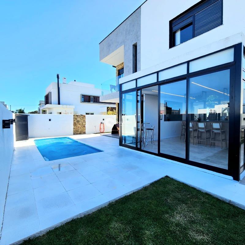 Casa de Condomínio à venda no Tomazetti: