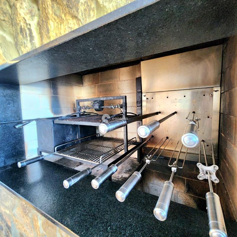 Casa de Condomínio à venda no Tomazetti: