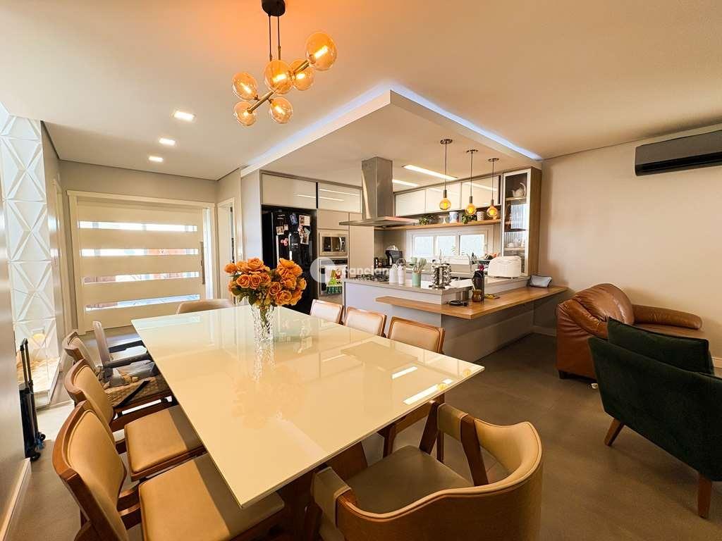 Casa de Condomínio à venda no Tomazetti: