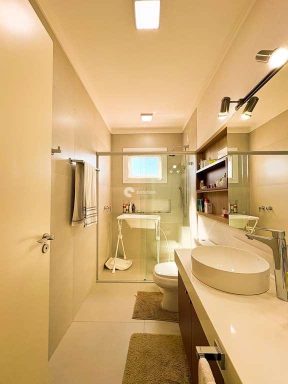 Casa de Condomínio à venda no Tomazetti: