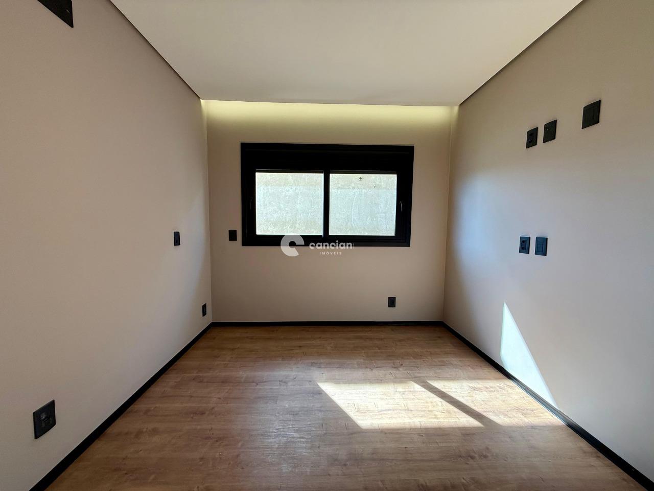 Casa de Condomínio à venda no Tomazetti: