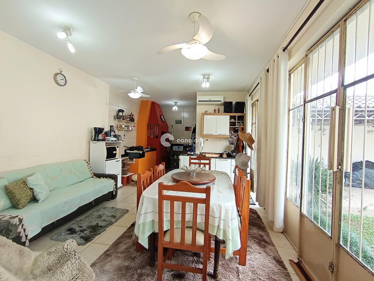 Casa à venda no Camobi: 