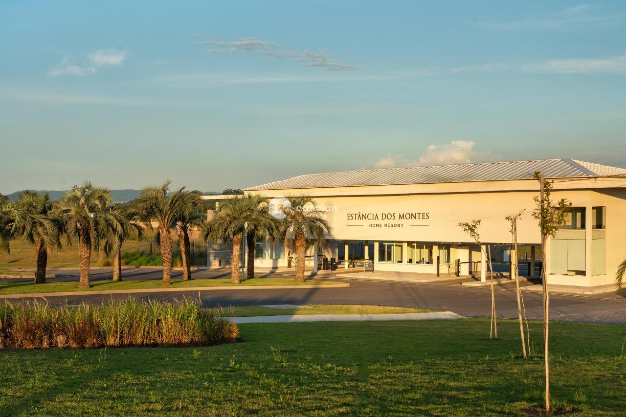 Terreno em condomínio à venda no Tomazetti: