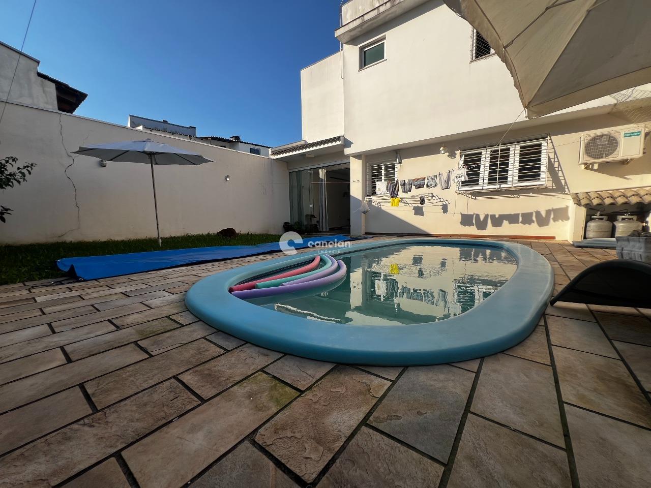 Casa de Condomínio à venda no Camobi: 