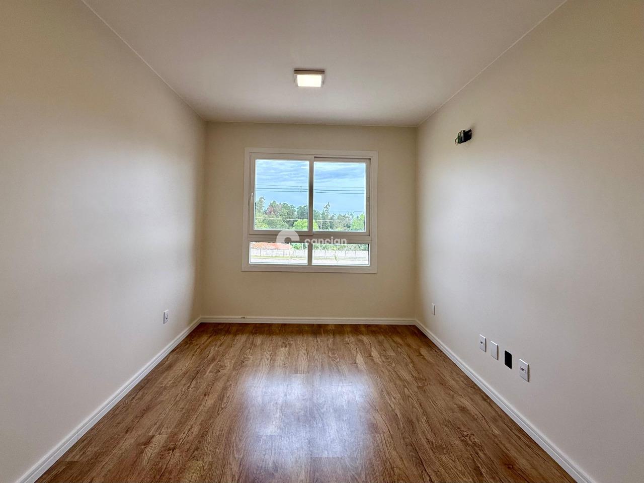 Casa de Condomínio à venda no Tomazetti: 