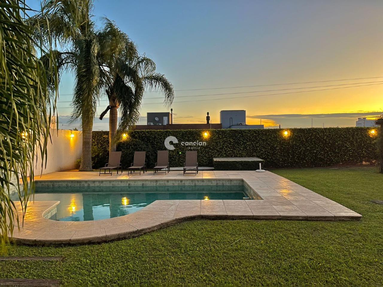 Casa de Condomínio à venda no Tomazetti: