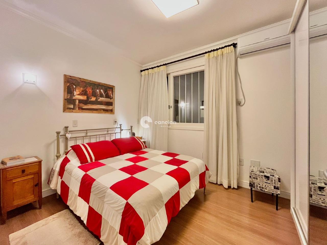 Casa de Condomínio à venda no Tomazetti: