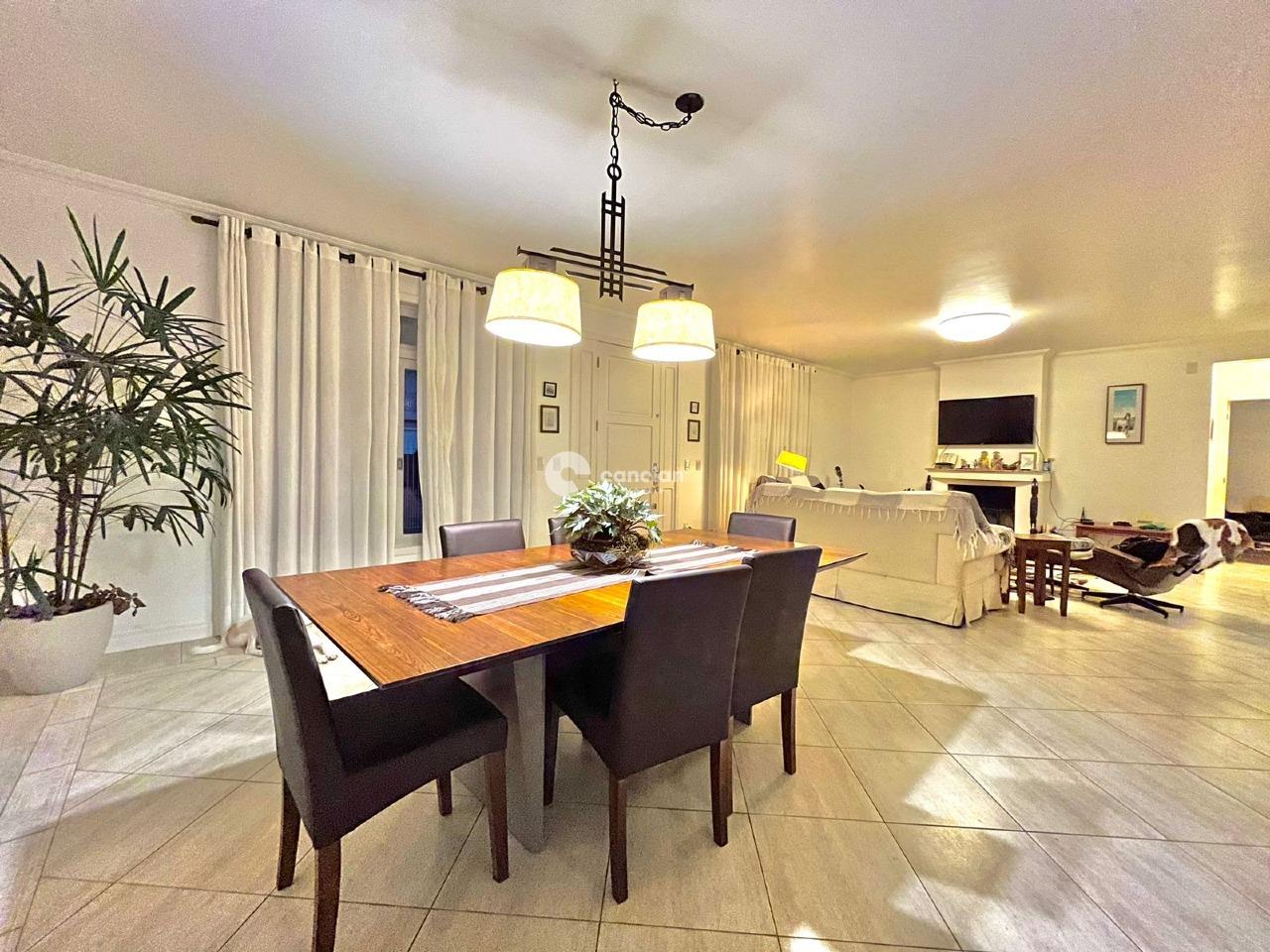 Casa de Condomínio à venda no Tomazetti: