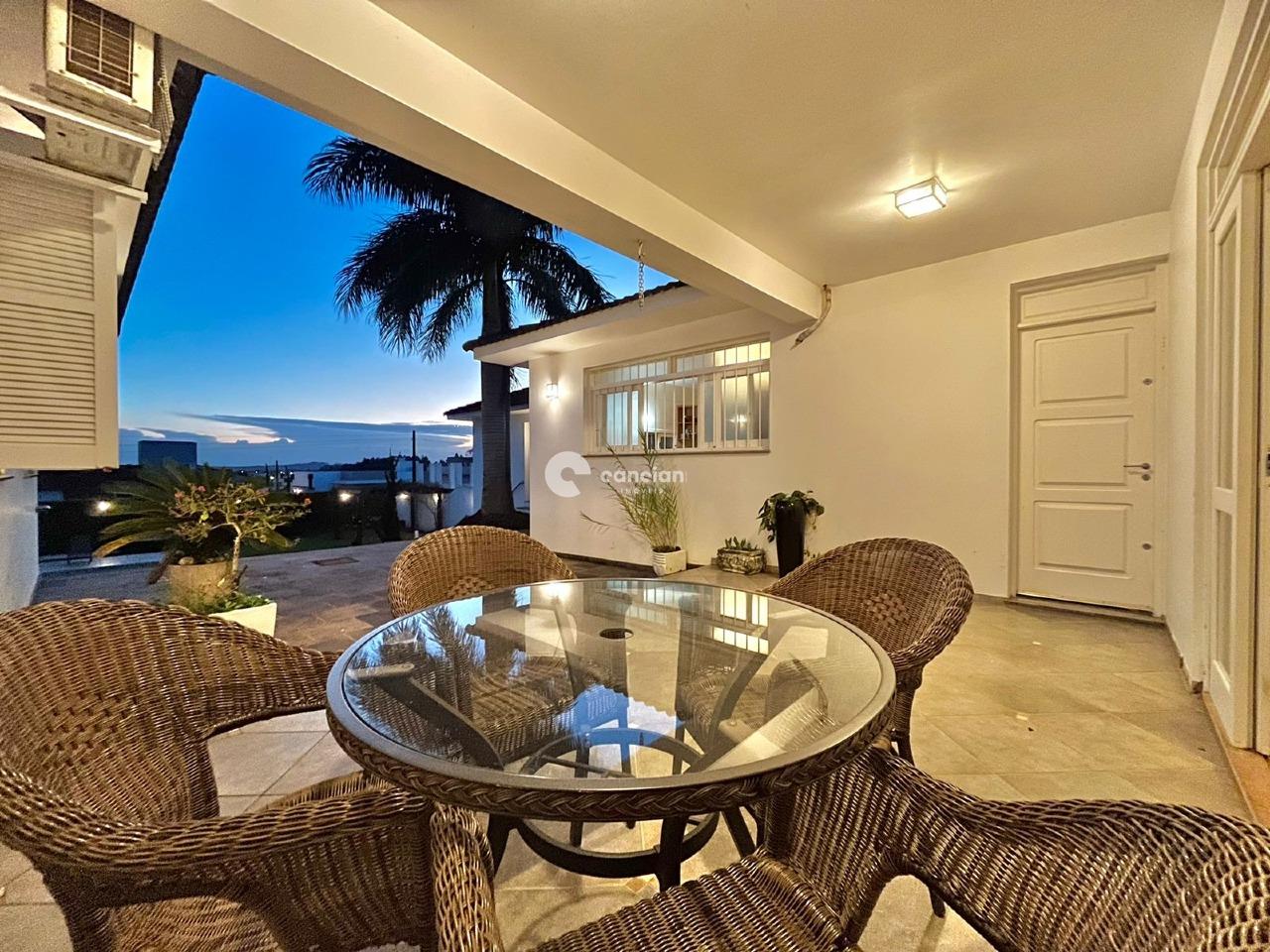 Casa de Condomínio à venda no Tomazetti: