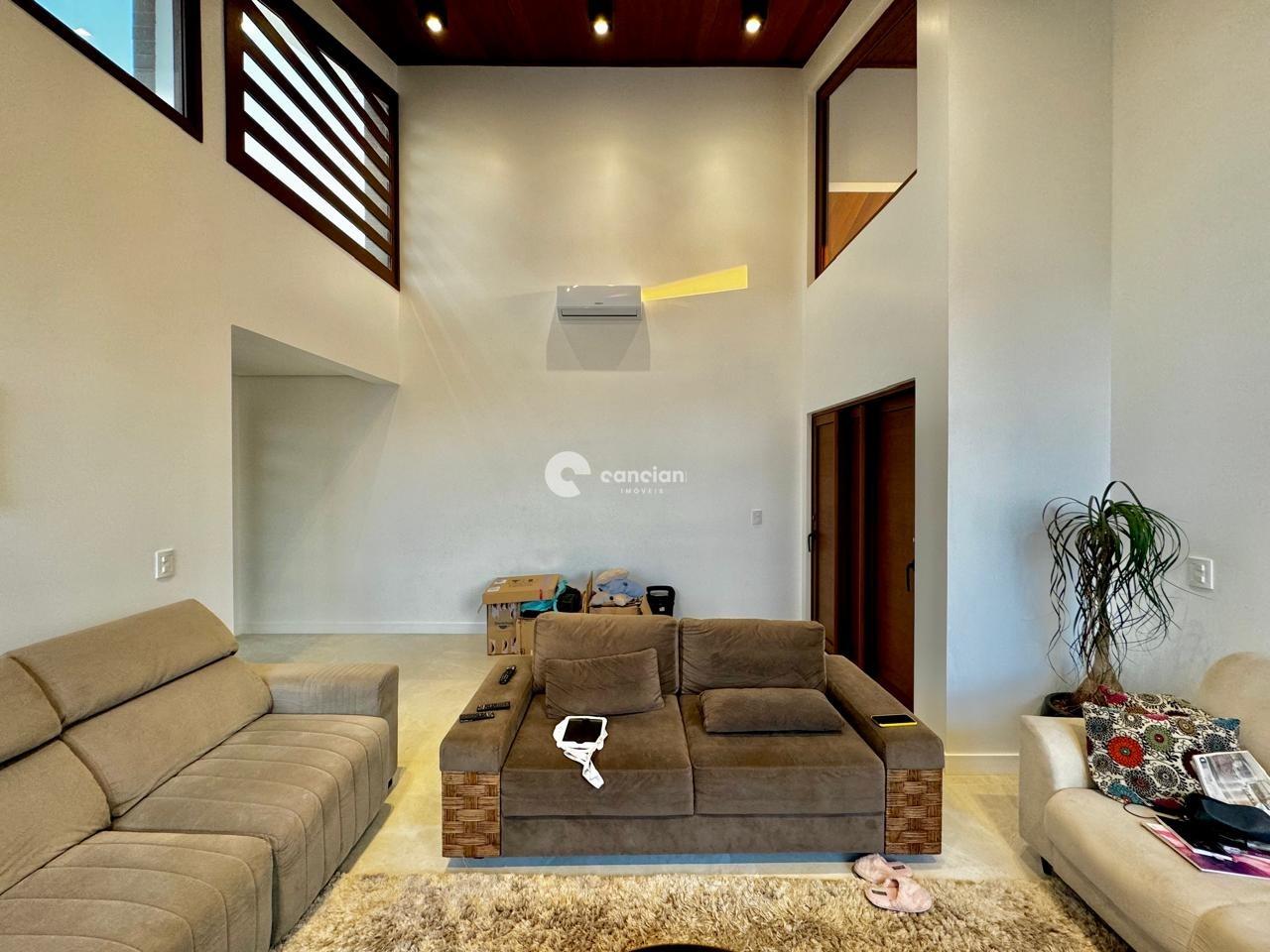 Casa de Condomínio à venda no Camobi: 