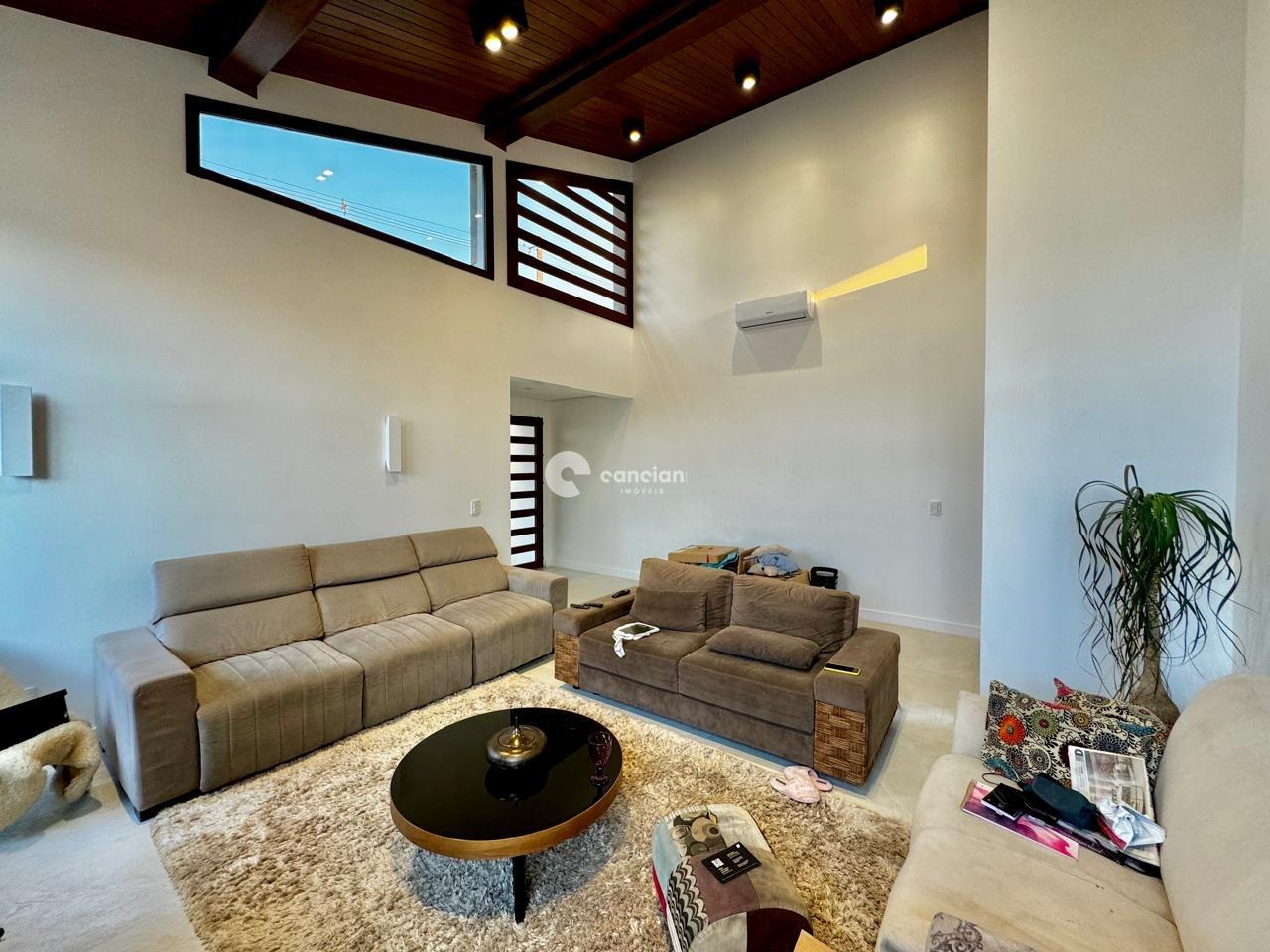 Casa de Condomínio à venda no Camobi: 