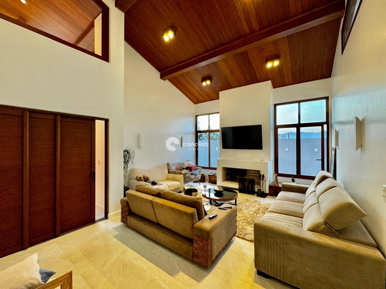 Casa de Condomínio à venda no Camobi: 