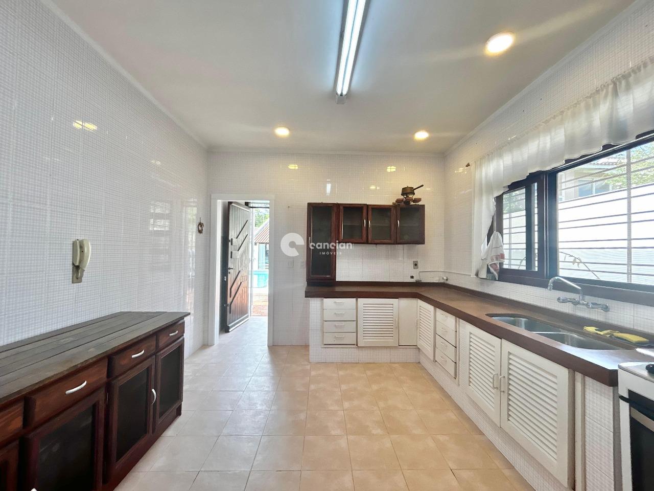 Casa à venda no Camobi: 