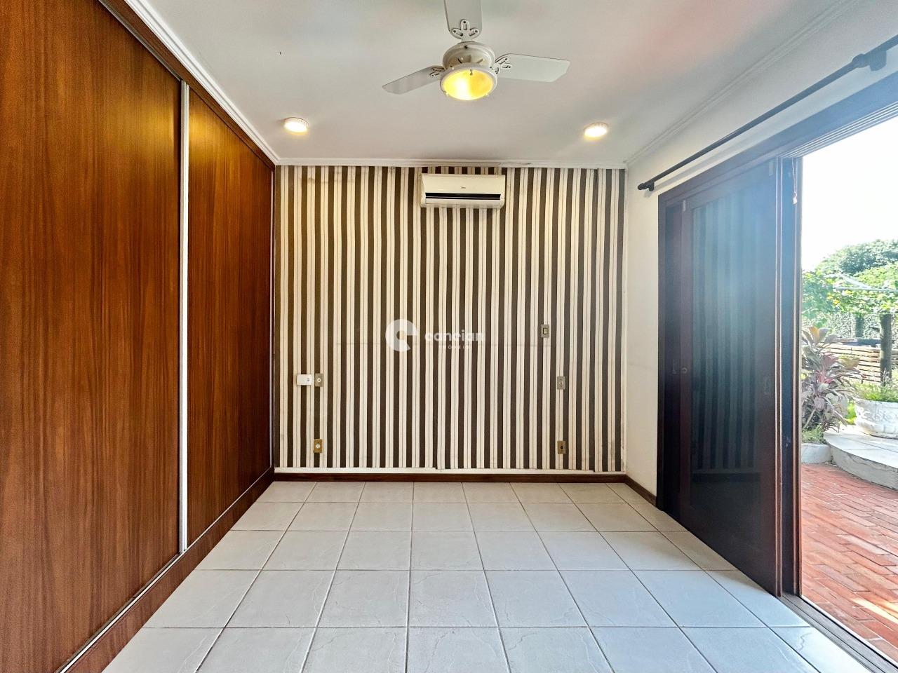 Casa à venda no Camobi: 