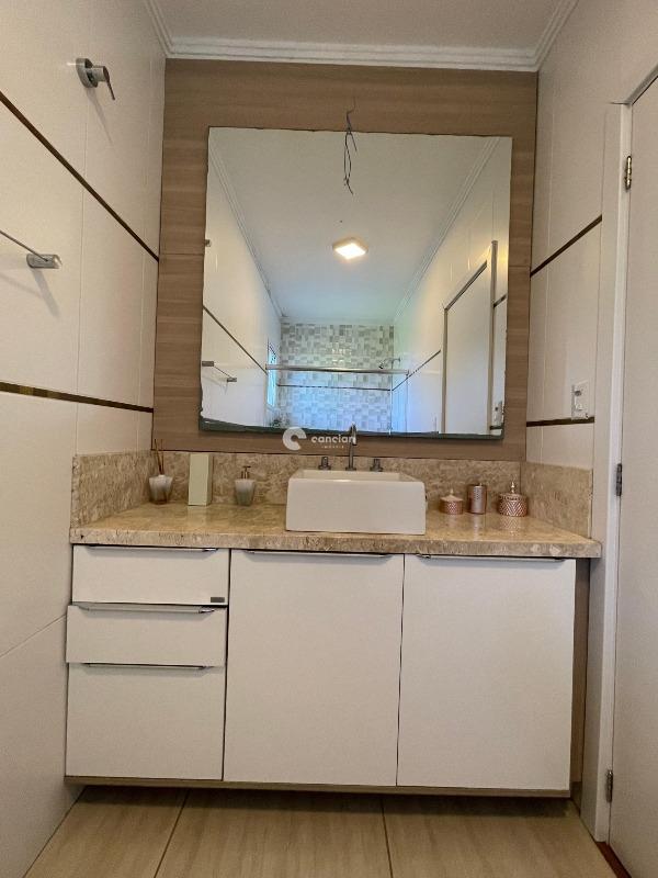 Casa de Condomínio à venda no Camobi: 