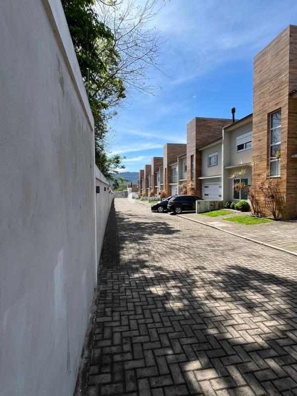 Casa de Condomínio à venda no Camobi: 