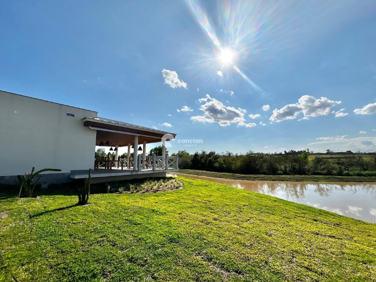 Terreno em condomínio à venda no Tomazetti: 