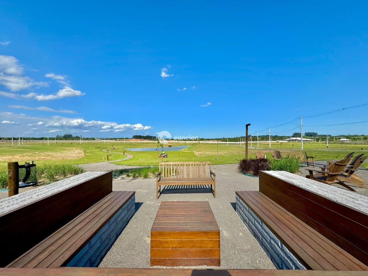 Terreno em condomínio à venda no Tomazetti: 