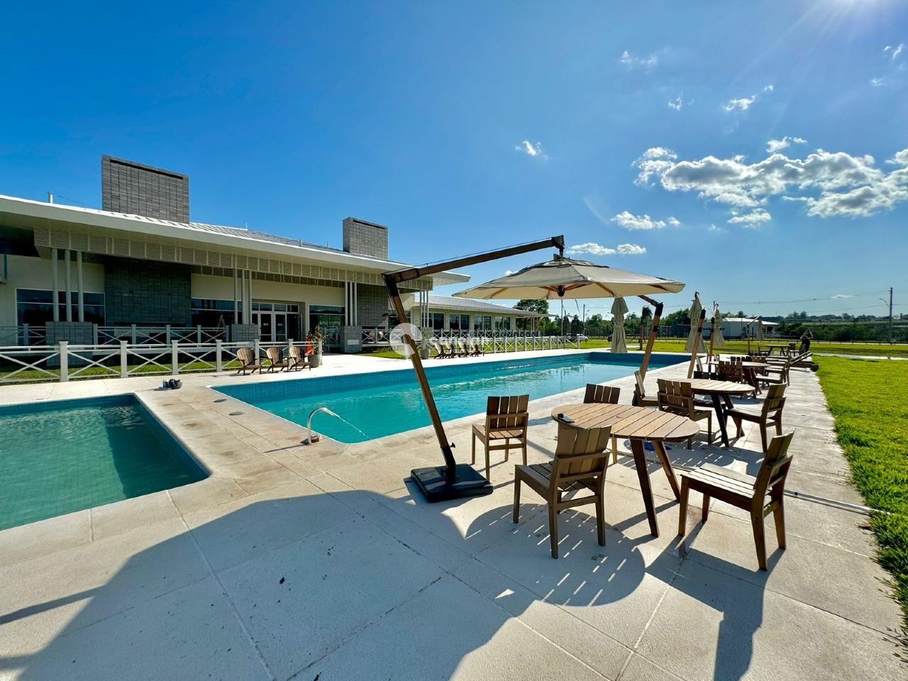 Terreno em condomínio à venda no Tomazetti: 