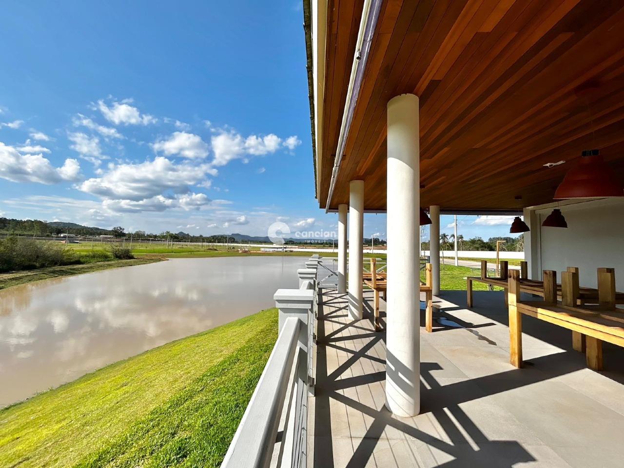 Terreno em condomínio à venda no Tomazetti: