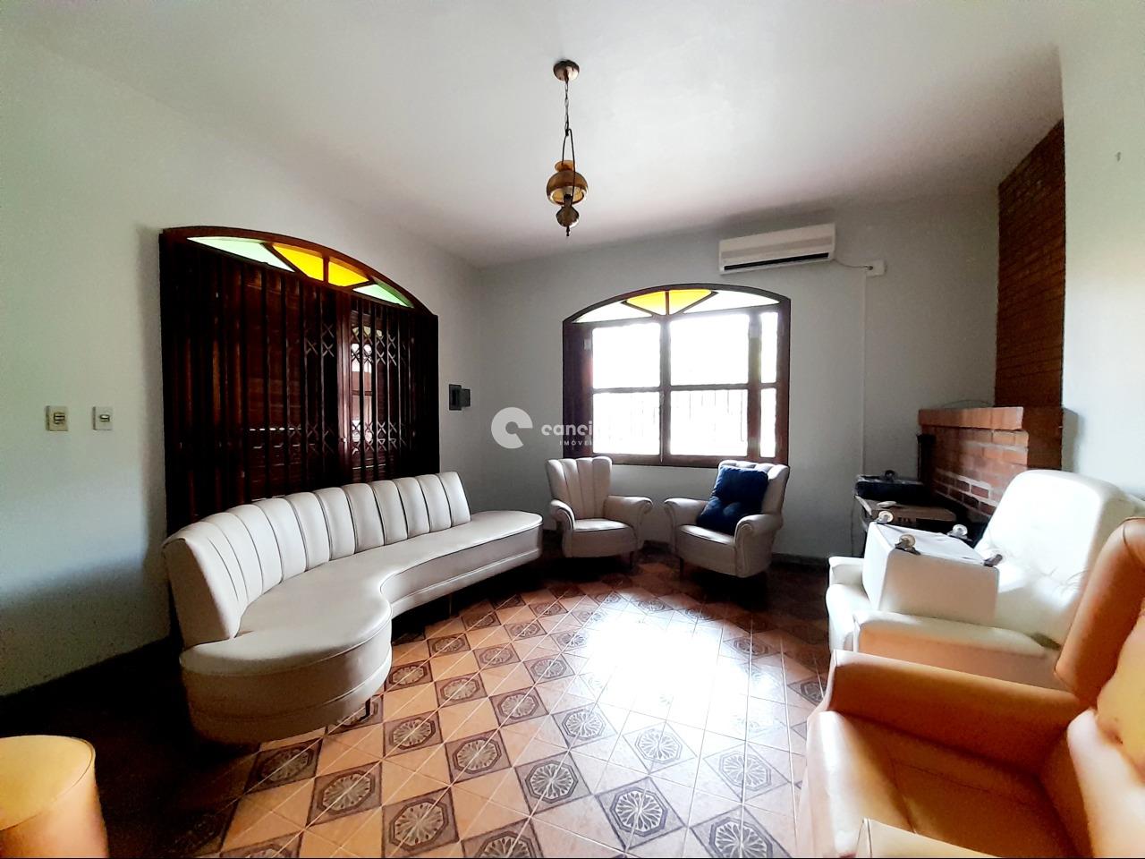 Casa à venda no Centro: