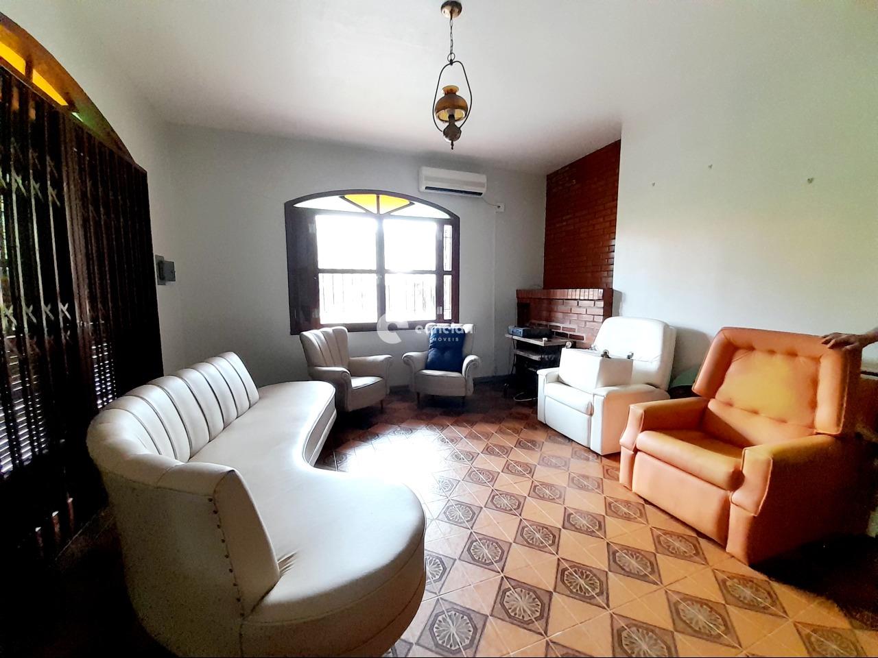 Casa à venda no Centro: