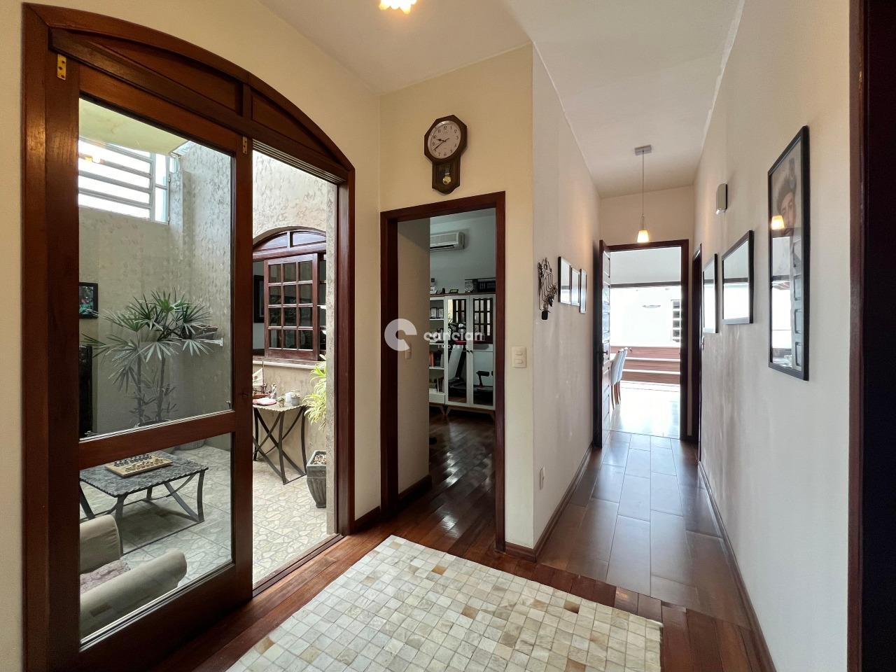 Casa à venda no Camobi: 