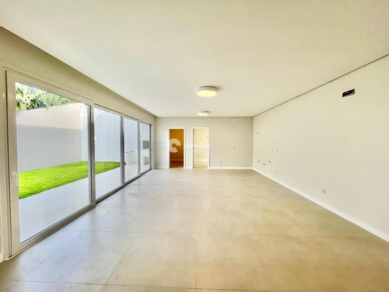 Casa de Condomínio à venda no Tomazetti: