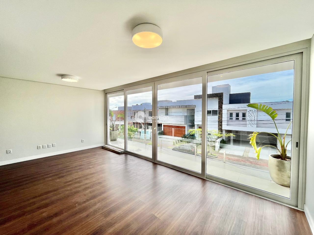 Casa de Condomínio à venda no Tomazetti: