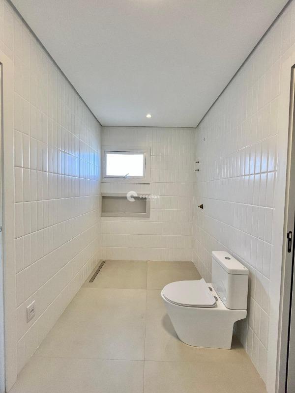 Casa de Condomínio à venda no Tomazetti: