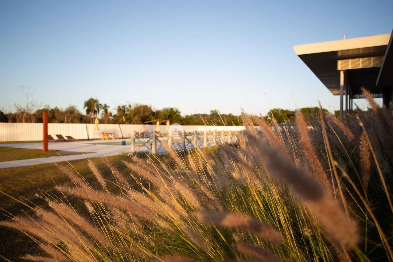 Terreno em condomínio à venda no Tomazetti: