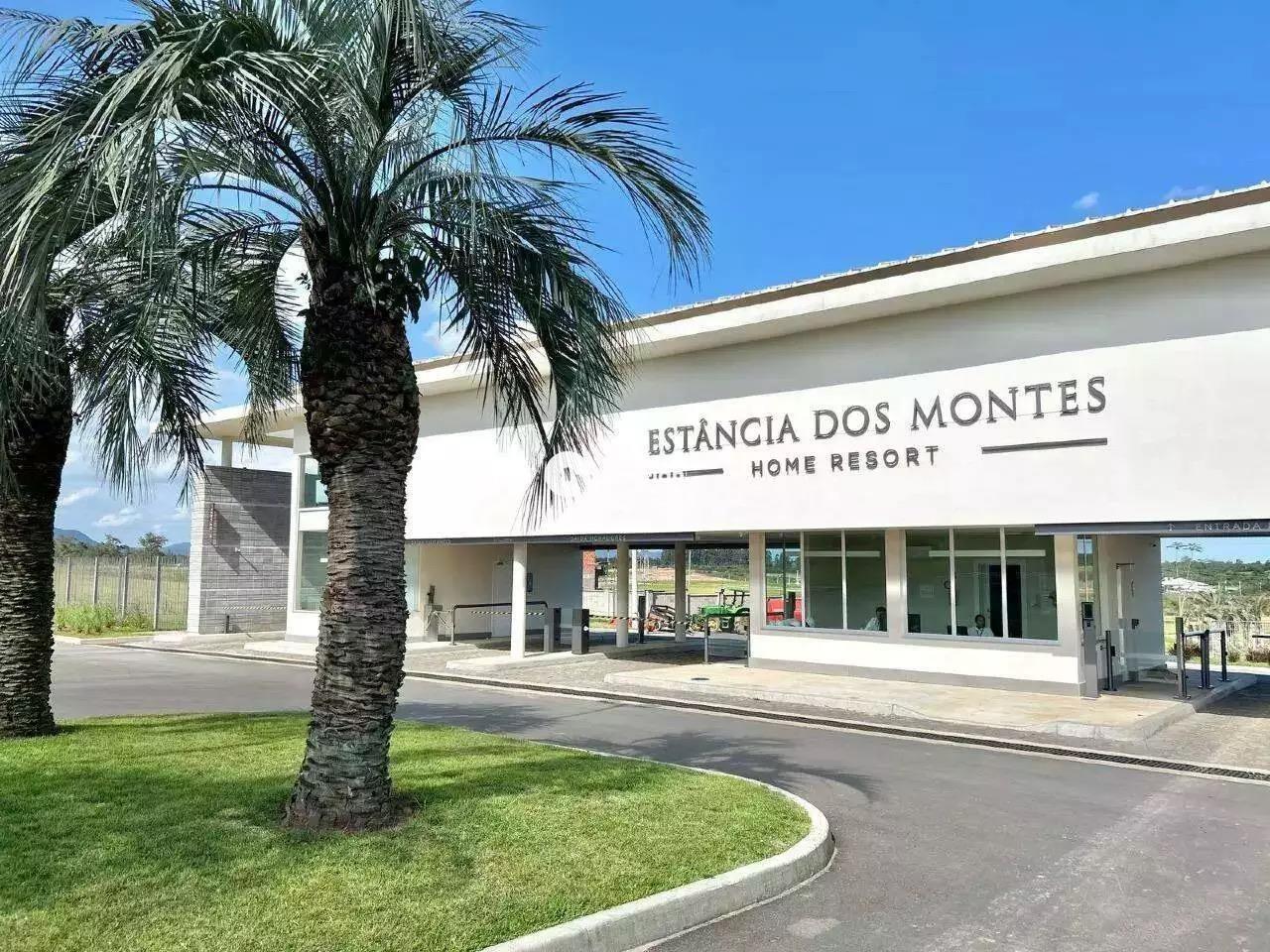 Terreno em condomínio à venda no Tomazetti: