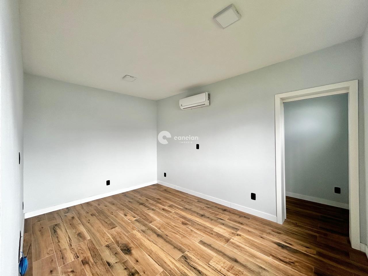 Casa de Condomínio à venda no Camobi: