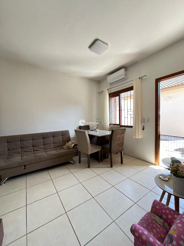 Casa de Condomínio à venda no São João: