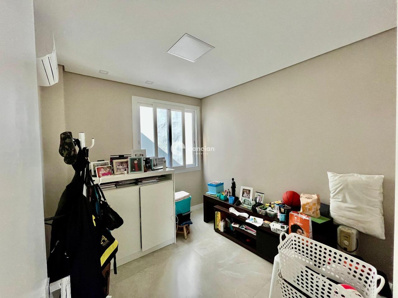 Casa à venda no Camobi: escritorio terreo 