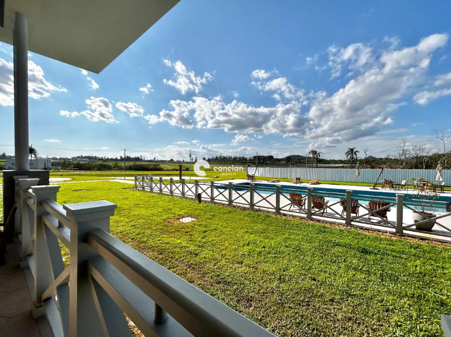 Terreno em condomínio à venda no Tomazetti: